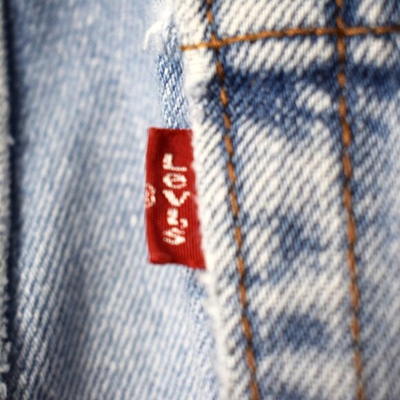 Levi's 550 Red Tab Light Wash Relaxed Fit Jeans - Picture 6 of 15